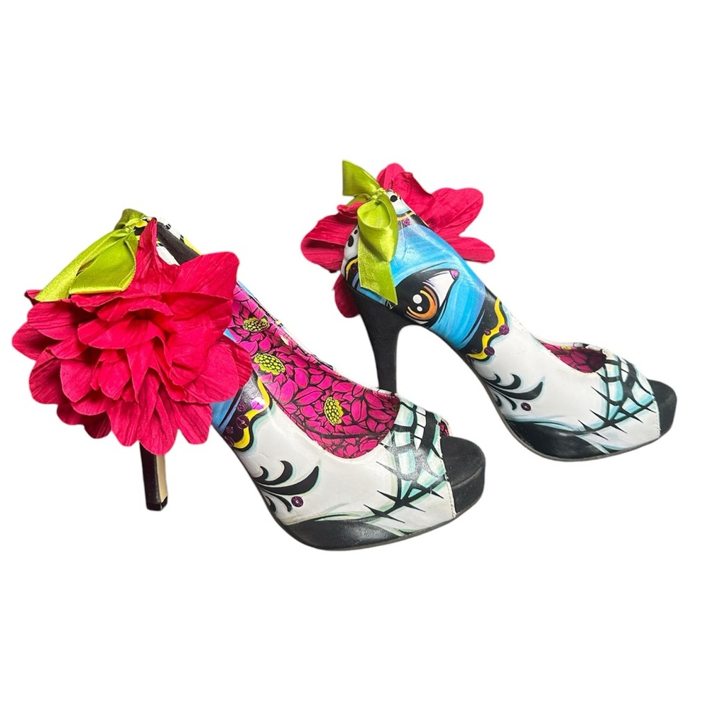 Floral Art Heels with Pink and Green Accents - Picture 5 of 8